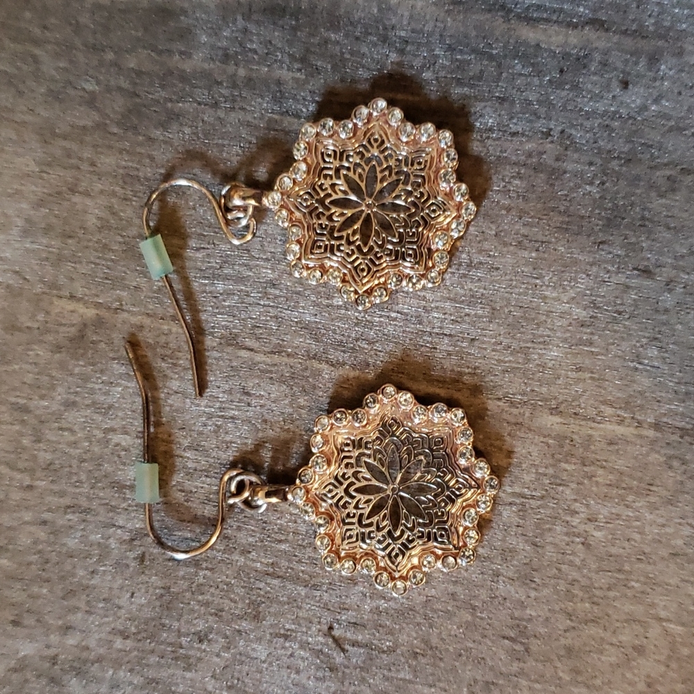 💓Pre-loved Rose Gold coloured earrings